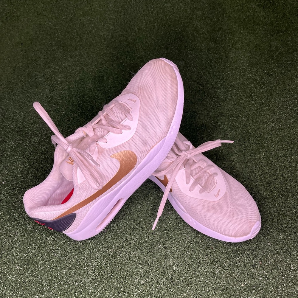 Nike Air Max Oketo Red/White Women’s Size 9